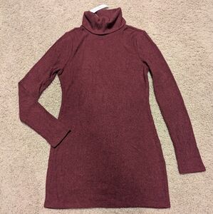 White House Balck Market Garnet Turtleneck Tunic
